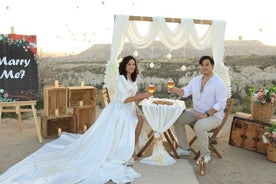 Dreamlike Professional Photo Shoot with Balloons in Cappadocia