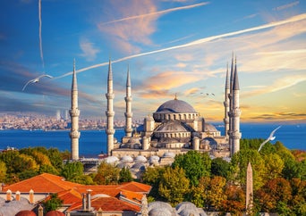 Visiting Turkey in May: A Comprehensive Guide