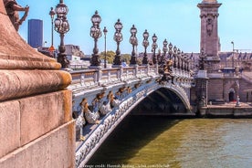 Paris Je T'aime: Private Half-Day Highlights Walking Tour