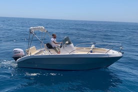 Alquiler de barco privado de 7 horas en la costa de Amalfi en Maiori