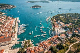 Heils dags einkabátasigling á Hvar, Brac og Pakleni-eyjum frá Trogir