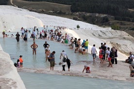 Tour privato di un'intera giornata a Pamukkale e al lago Salda da Side