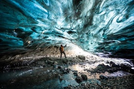 Randonnée facile vers une grotte de glace naturelle depuis Jökulsárlón