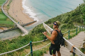 Experiencia de surf guiada de día completo en la playa de Zarautz con almuerzo
