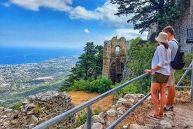 Privat tur til St. Hilarion-slottet og Bellapais-klosteret i Kyrenia