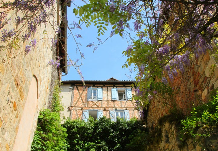 photo off view of The pretty city of Figeac.