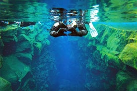 Snorkling mellem kontinenter i Silfra med fotos inkluderet