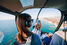 Gita in barca a vela di lusso a Barcellona e volo panoramico in elicottero