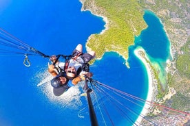 Desde Antalya: parapente biplaza en la laguna azul de Fethiye