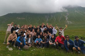 Cloudbase skärmflygning i Gudauri, Georgia