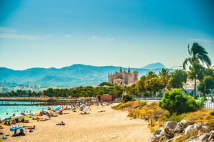 Photo of aerial view of La Seu, the gothic medieval cathedral of Palma de Mallorca in Spain.