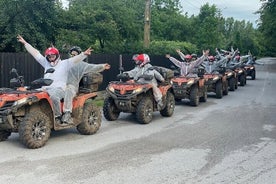 Excursão divertida de meio dia de quadriciclo perto de Bucareste