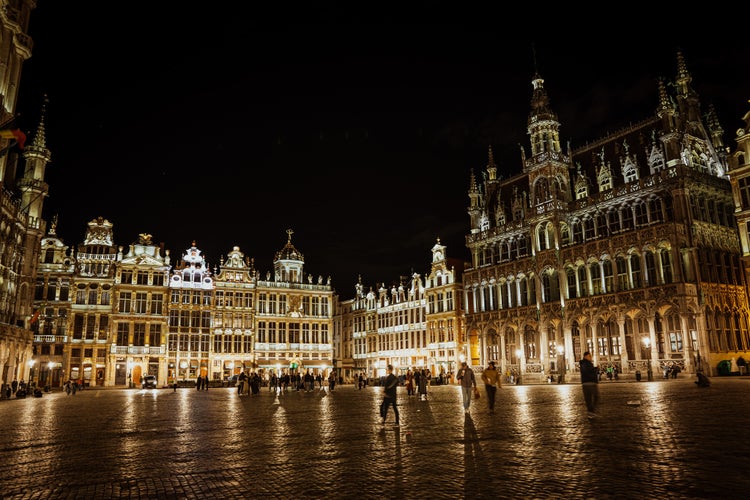 shutterstock_2518076627-min.jpg