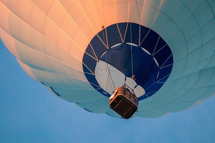 hot-air-balloon-3648832_1280.jpg