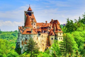 Bucharest: Peles Castle, Bran Castle & Brașov Day Tour