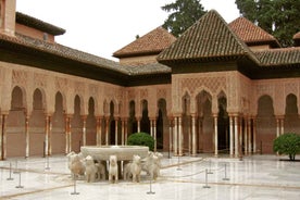 Granada: Skoðunarferð um Alhambra, Generalife og Nasrid-hallirnar