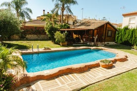 Casa de madera con piscina privada