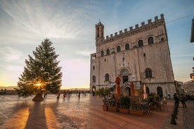 Tagesausflug: Führung durch Gubbio mit Mittagessen und Ausritt mit Verkostung