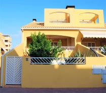 Family house on the beach for holidays and temporary workers at Beach Sagunto Valencia