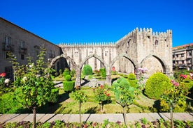 Tour semi-privato guidato di Braga e Guimarães di un'intera giornata con pranzo da Porto