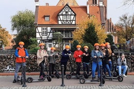 Tour guiado en scooter eléctrico por el antiguo Gdańsk