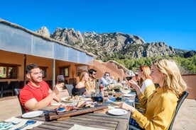 Montserrat klosterbesök och lunch på bondgården från Barcelona