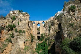 Excursion privée d'une journée complète aux villages blancs et à Ronda au départ de Séville