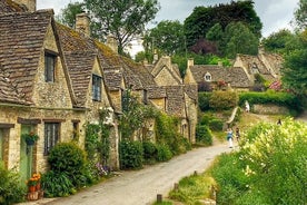 Tour to Stratford & The Cotswolds from Cambridge by Roots Travel