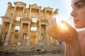 In un tour di un giorno a Efeso e Pamukkale da Istanbul