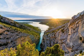 El Gran Cañón de Europa y sus campos de lavanda Grupo pequeño