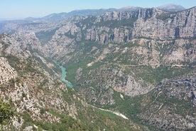 Tour privato di un'intera giornata per la Provenza e il Canyon del Verdon da Nizza