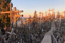 Sunrise at the Hill of Crosses - 2 paesi in 1 giorno