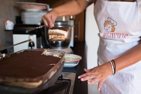 Clases privadas de pasta y tiramisú en la casa de una Cesarina con degustación en Lecce