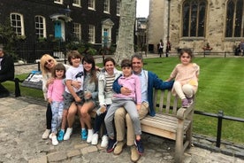 Tour privado de la Torre de Londres para niños con guía de placa azul