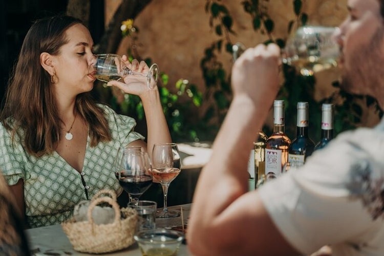 wine tasting in Quinta de tor.jpg