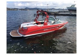 Passeio de barco privado: um incrível Super Air Nautique em Saint Tropez