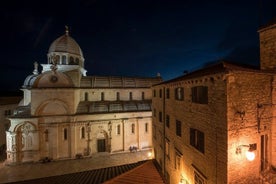 Tour a pie diario o nocturno por Šibenik medieval