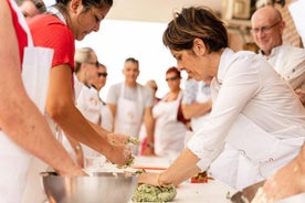 Visita al mercado de grupos pequeños y clase de cocina en Brindisi