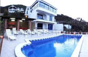 Villa Sea-N-Sun, 7 bedrooms & Pool, nearby Portonovi Marina