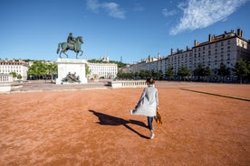 Photo of panoramic view of the city of Clermont-Ferrand with its cathedral, France.