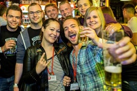 Budapestin Alkuperäinen Ruin Pub Crawl Sisältää 5 laukausta