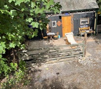 Remarkable Boultons Barn with hot tub