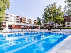 Apartament pomarańczowy z basenem, sauną-blisko morza