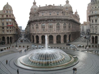 photo of Piazza De Ferrari .