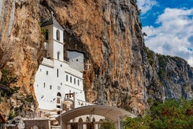 Privat Ostrog-kloster og Black Lake-tur