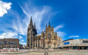 Photo of panorama of New City Hall in Hannover in a beautiful summer day, Germany.