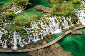 Visite privée : excursion d'une journée dans les lacs de Plitvice au départ de Zagreb