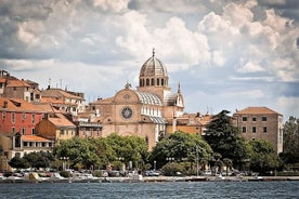 Descubra Šibenik - passeio a pé à noite