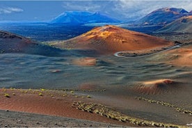 游览 Timanfaya、Jameos del Agua、Cueva de los Verdes 和 Mirador