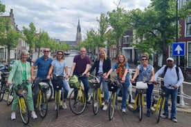 Passeio de scooter em torno de Delft